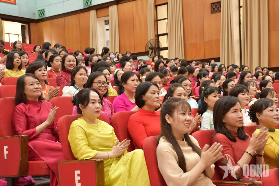 Học viện Kỹ thuật Quân sự tổ chức gặp mặt, nói chuyện chuyên đề về gia đình và xã hội